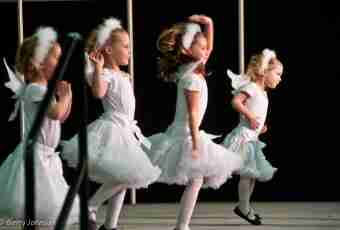 At what age it is fashionable to give the child on dances
